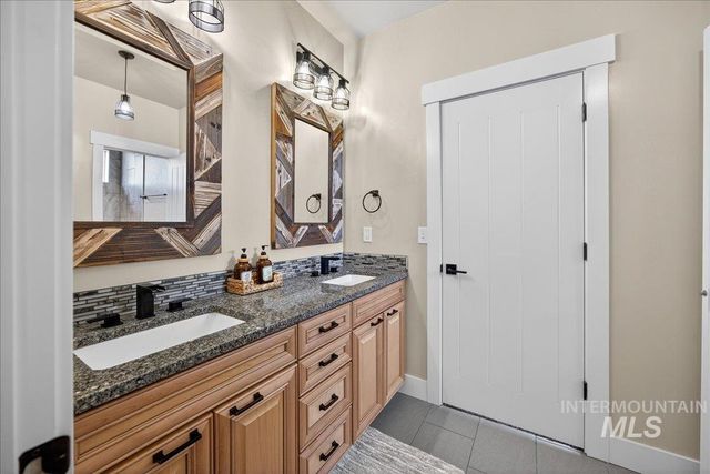 8150 S Locust Grove Rd, Meridian, ID 83642