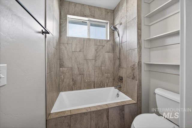 8150 S Locust Grove Rd, Meridian, ID 83642