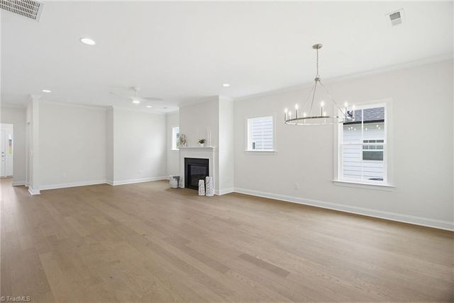 1640 Cross Village Avenue, Kernersville, NC 27284