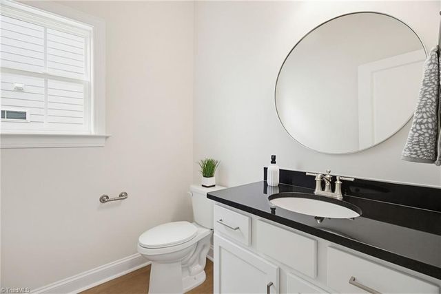 1640 Cross Village Avenue, Kernersville, NC 27284
