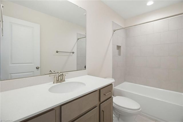 1640 Cross Village Avenue, Kernersville, NC 27284
