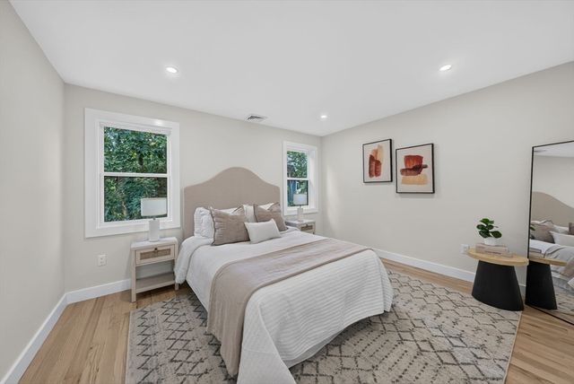 20 Washington Pl, Malden, MA 02148