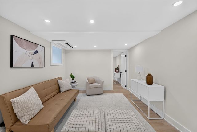 20 Washington Pl, Malden, MA 02148