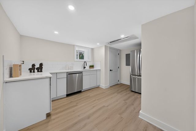 20 Washington Pl, Malden, MA 02148