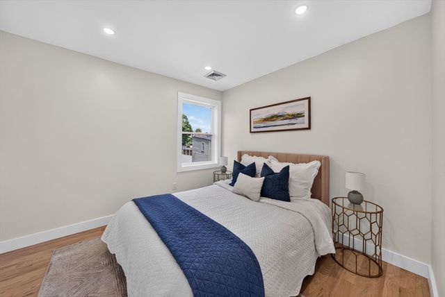 20 Washington Pl, Malden, MA 02148