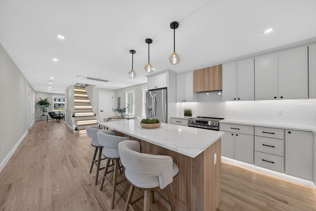 20 Washington Pl, Malden, MA 02148