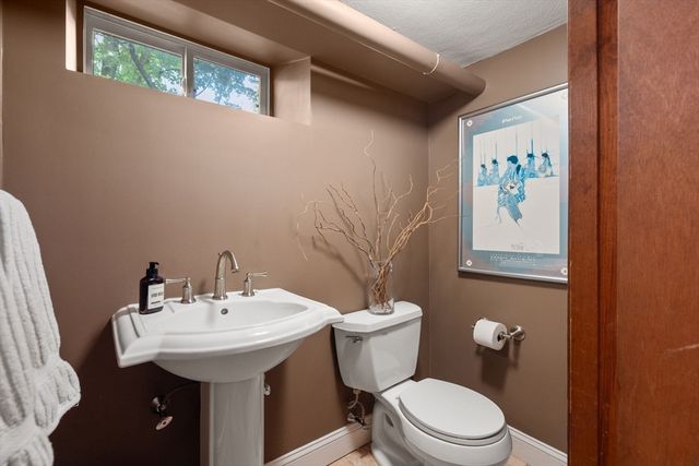 24 Fenno Rd, Newton, MA 02459