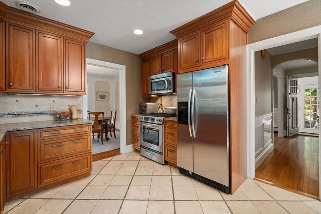 24 Fenno Rd, Newton, MA 02459