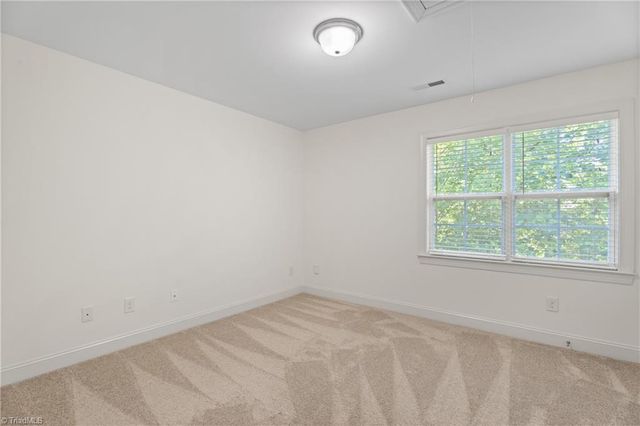 5076 Wyngate Village Drive, Winston-salem, NC 27103