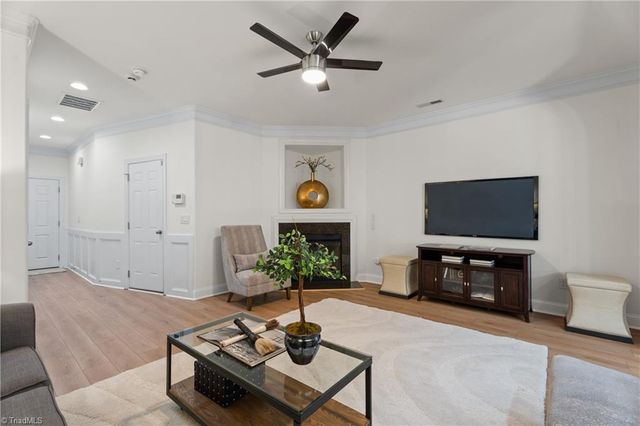 5076 Wyngate Village Drive, Winston-salem, NC 27103
