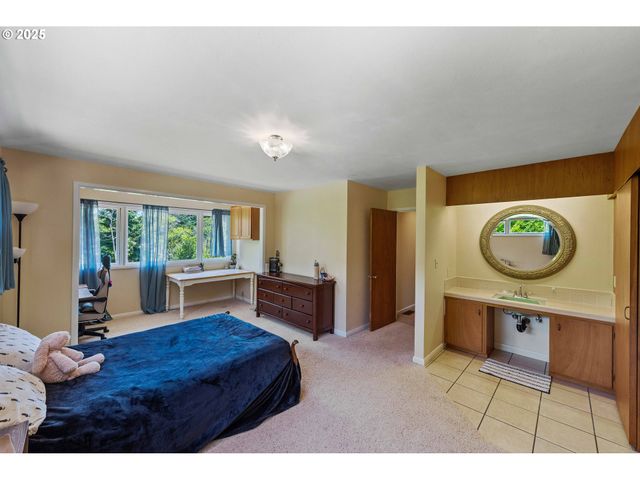 1300 INGERSOLL St, Coos Bay, OR 97420