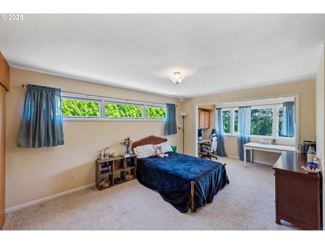 1300 INGERSOLL St, Coos Bay, OR 97420