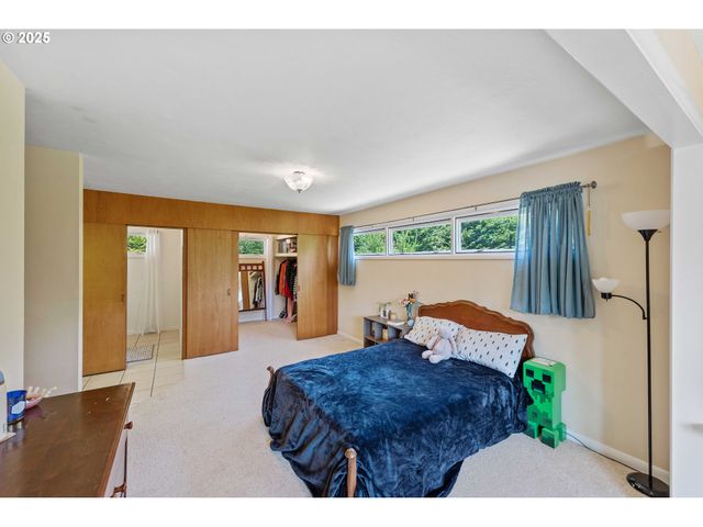 1300 INGERSOLL St, Coos Bay, OR 97420
