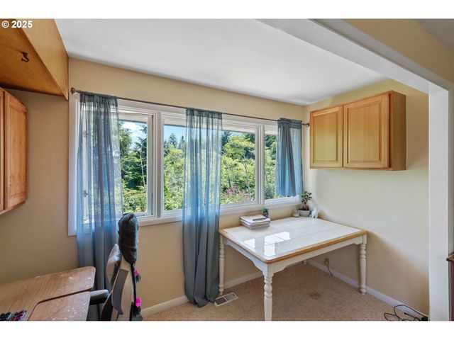 1300 INGERSOLL St, Coos Bay, OR 97420