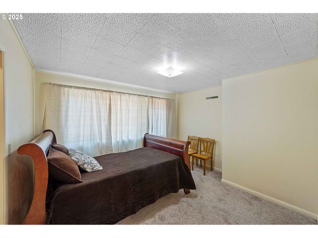 1300 INGERSOLL St, Coos Bay, OR 97420
