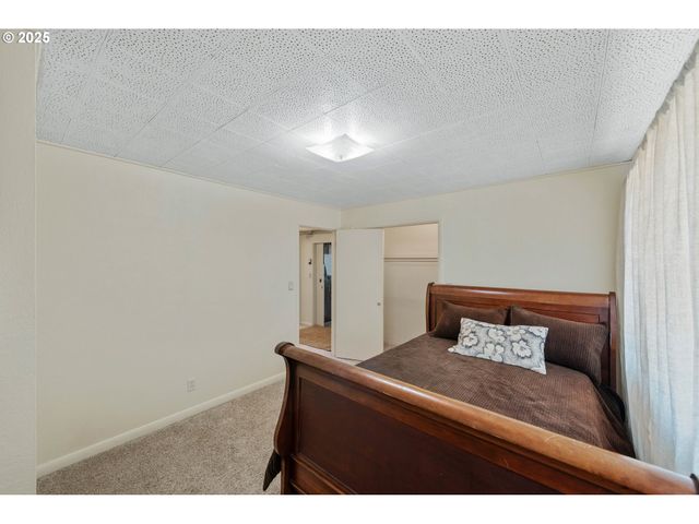 1300 INGERSOLL St, Coos Bay, OR 97420