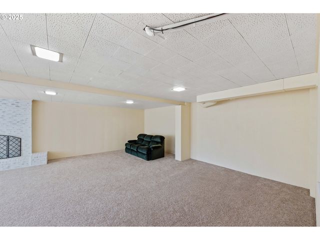 1300 INGERSOLL St, Coos Bay, OR 97420