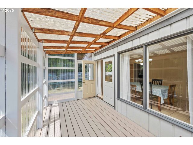 1300 INGERSOLL St, Coos Bay, OR 97420