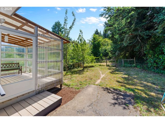 1300 INGERSOLL St, Coos Bay, OR 97420
