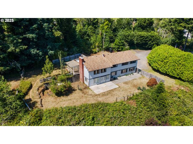 1300 INGERSOLL St, Coos Bay, OR 97420