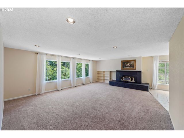 1300 INGERSOLL St, Coos Bay, OR 97420