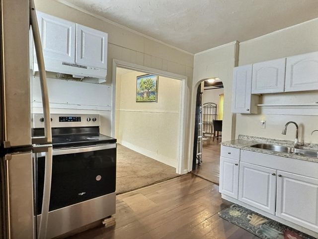 15-17 Whipple St, Lowell, MA 01852