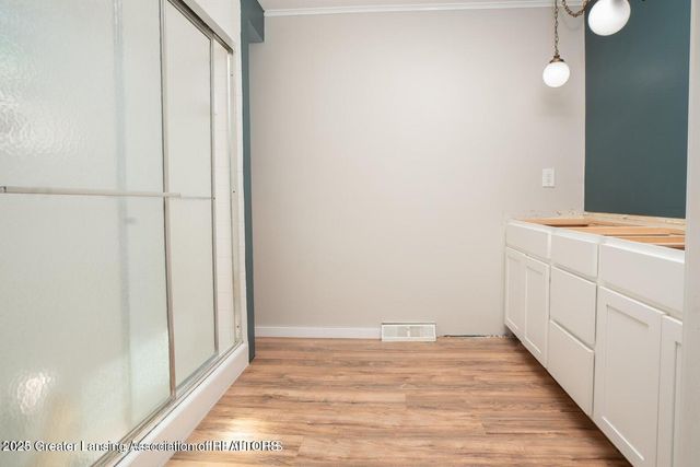 411 Lewis Street, Eaton Rapids, MI 48827