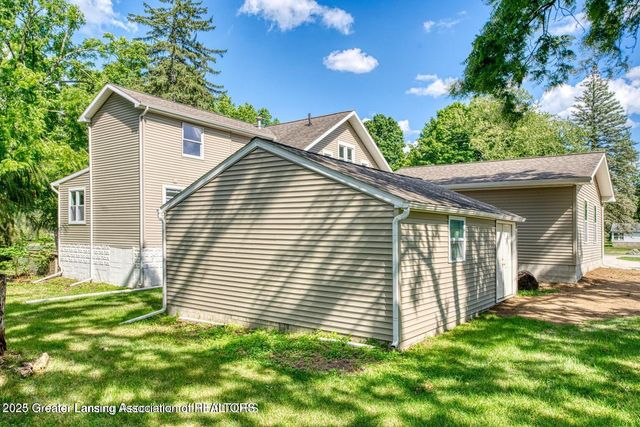 411 Lewis Street, Eaton Rapids, MI 48827