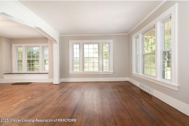 411 Lewis Street, Eaton Rapids, MI 48827