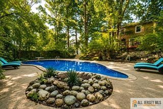 11 Buffalo Run, East Brunswick, NJ 08816