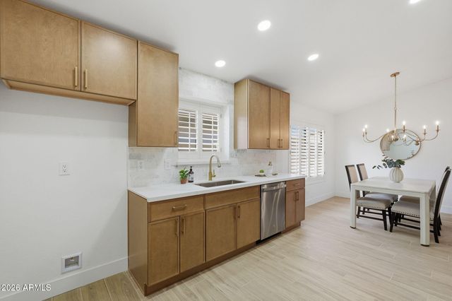 4716 E LONE CACTUS Drive, Phoenix, AZ 85050