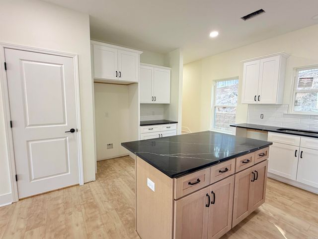 1015 Clinton Court, Alexander, AR 72002