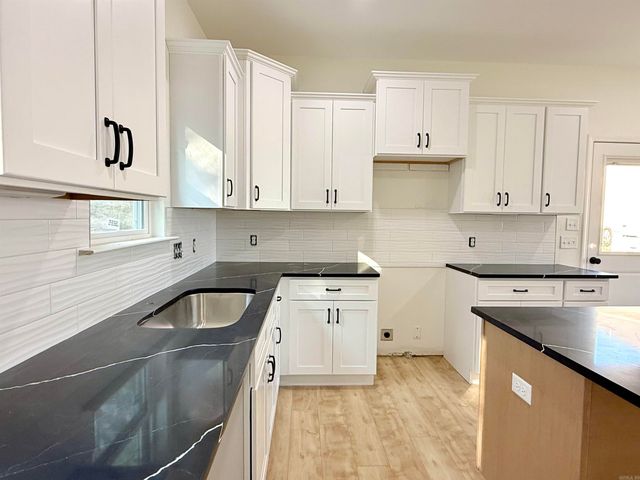 1015 Clinton Court, Alexander, AR 72002