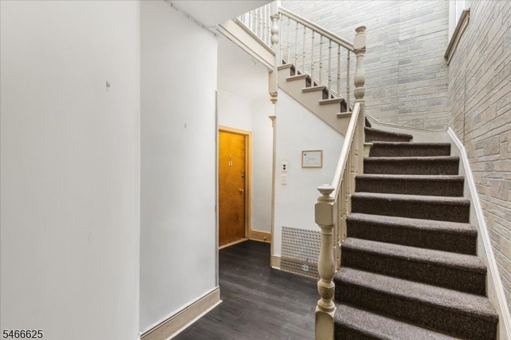 76 Prospect Ave, Bayonne City, NJ 07002 — photo 2