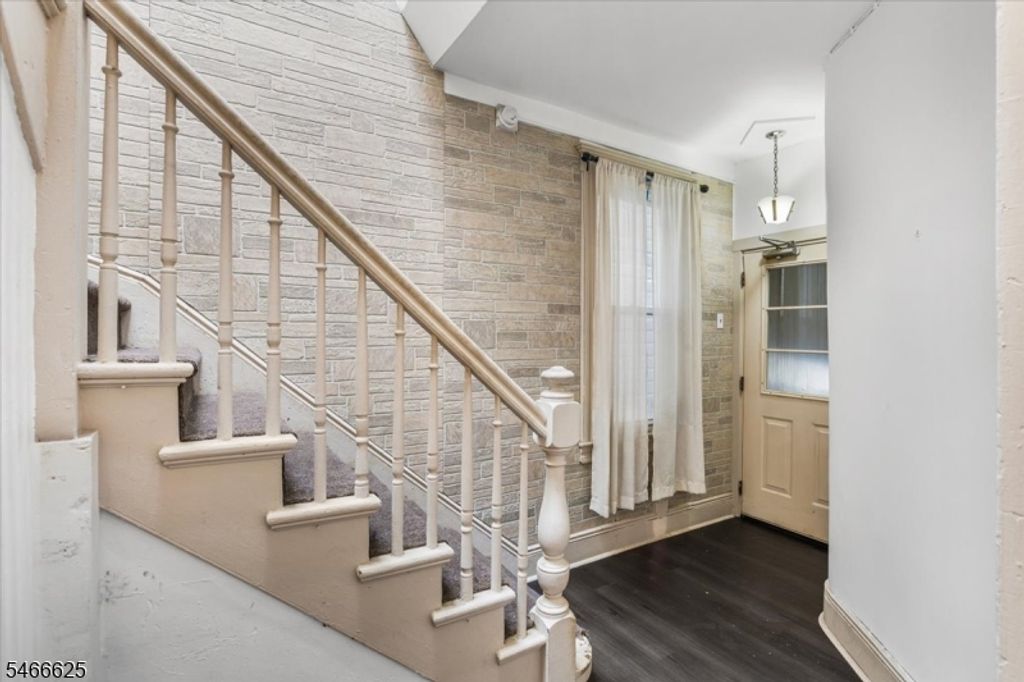 76 Prospect Ave, Bayonne City, NJ 07002 — photo 3