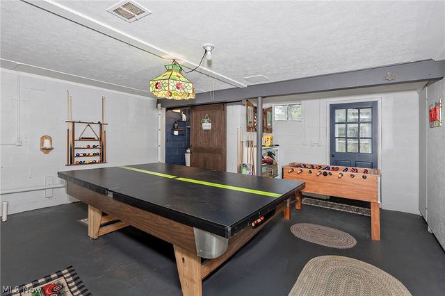 2526 Harris Road, Broadview Heights, OH 44147