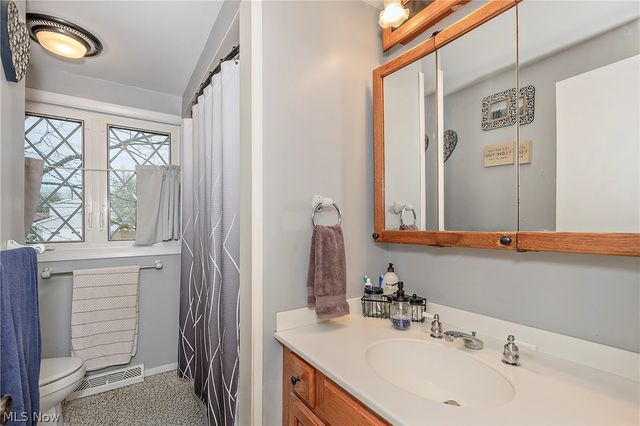 2526 Harris Road, Broadview Heights, OH 44147