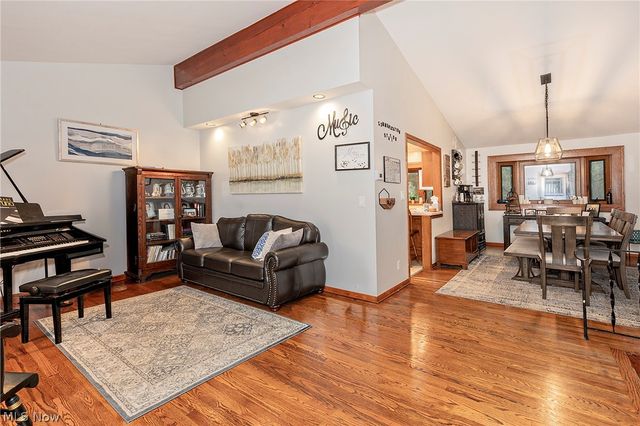 2526 Harris Road, Broadview Heights, OH 44147