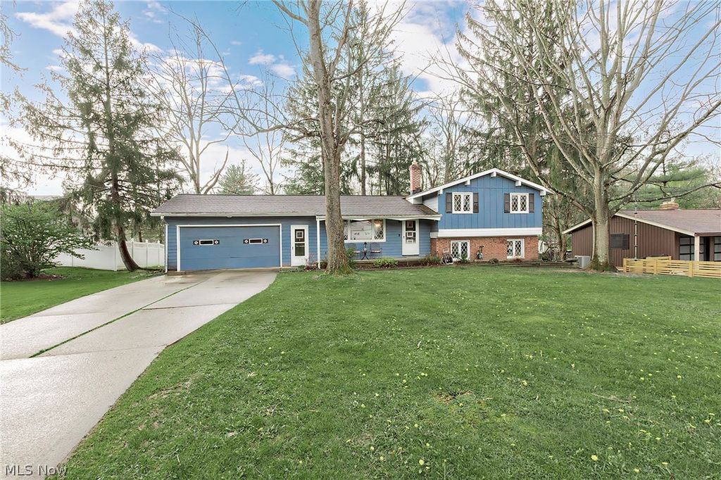 2526 Harris Road, Broadview Heights, OH 44147