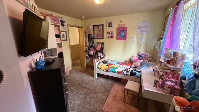 1518 104th St S, Tacoma, WA 98444