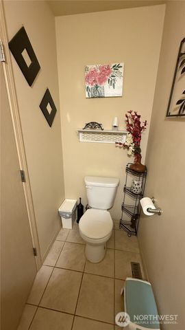 1518 104th St S, Tacoma, WA 98444