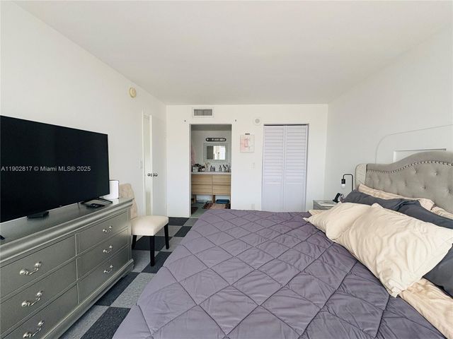 17021 N Bay Rd 1022, Sunny Isles Beach, FL 33160