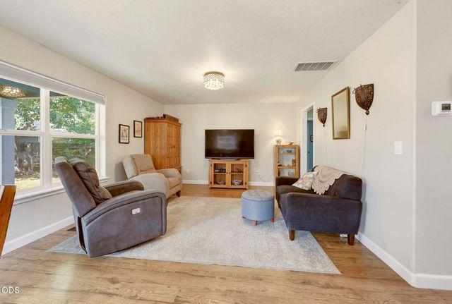 649 Spring Valley Drive, Medford, OR 97501