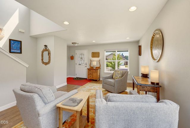 649 Spring Valley Drive, Medford, OR 97501
