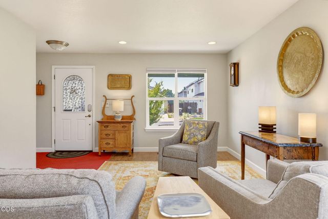649 Spring Valley Drive, Medford, OR 97501
