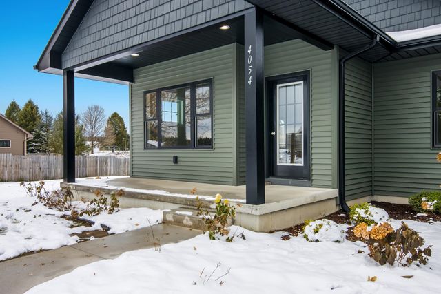 4054 Center Farm Lane, Traverse City, MI 49685