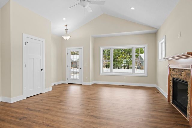 4054 Center Farm Lane, Traverse City, MI 49685