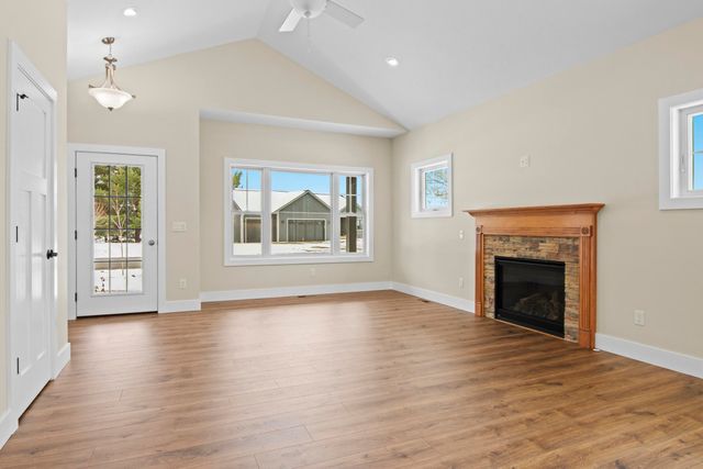 4054 Center Farm Lane, Traverse City, MI 49685