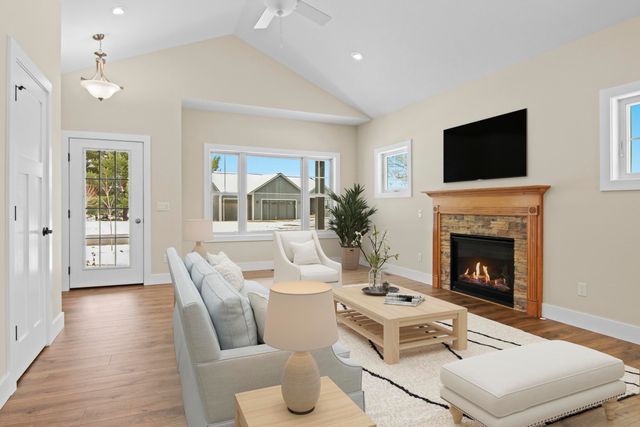 4054 Center Farm Lane, Traverse City, MI 49685