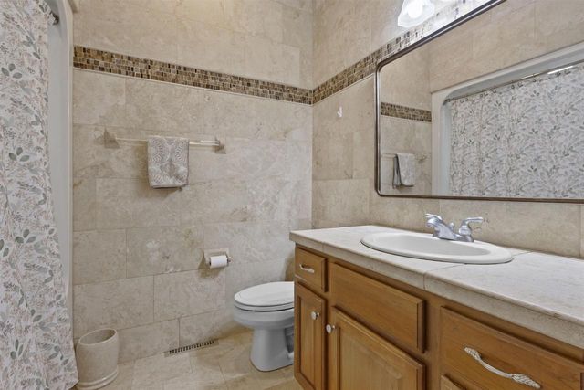 5100 STREICH LANE, Oshkosh, WI 54902